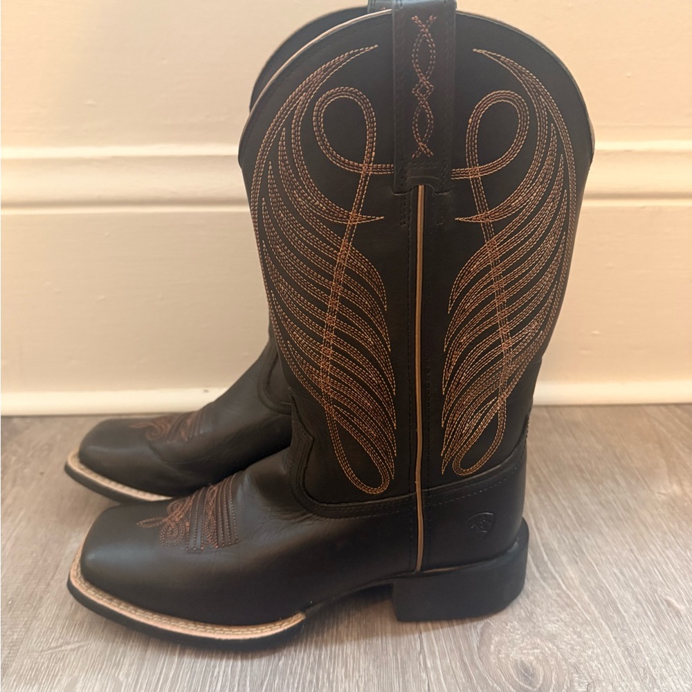 Ariat Tan and Black Leather Boots